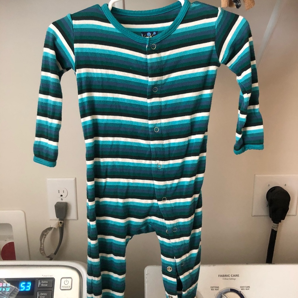 GUC kickee pants size 12-18 months